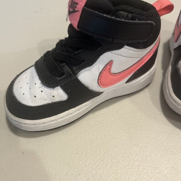 NIKE Kids Court Borough Mid 2 Black/Sunset Pulse-White Pink Size 12 - Picture 2 of 9